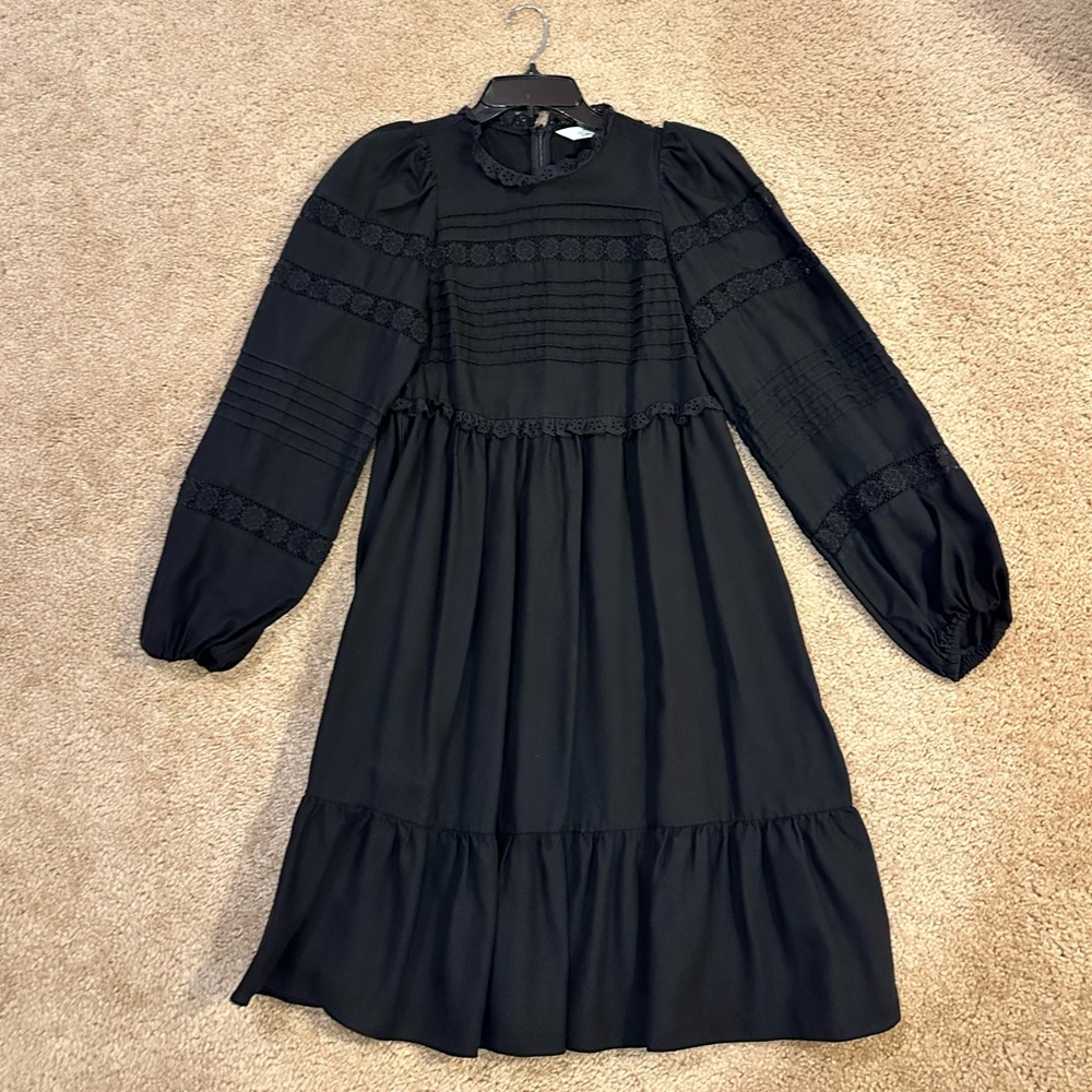 & other stories beautiful black mini/midi dress with floral lace details
